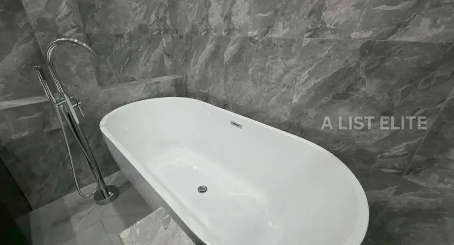 Haus zur Miete mit 5 Zimmer in Bang Lamung, Chonburi