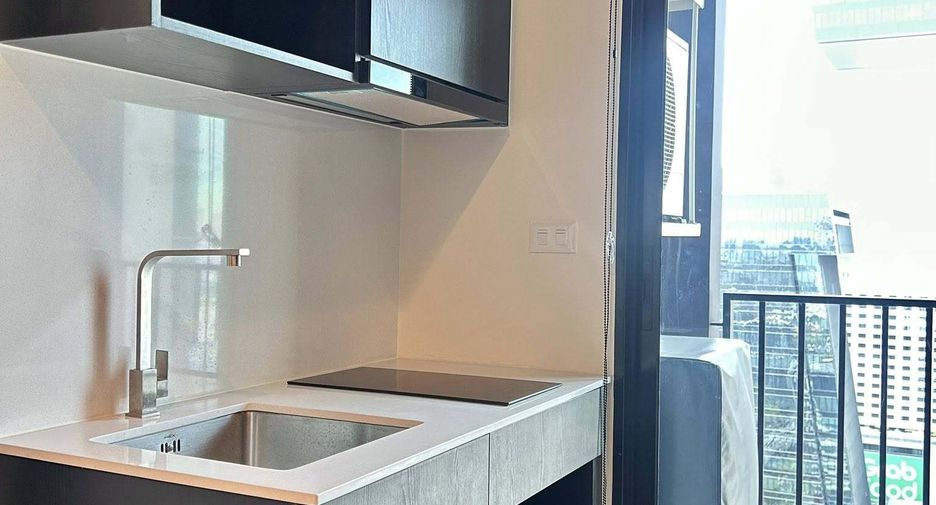 Condo en alquiler de 1 habitaciones en Huai Khwang, Bangkok