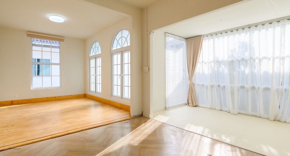 For sale 2 ベッドルーム house in Bang Lamung, Chonburi