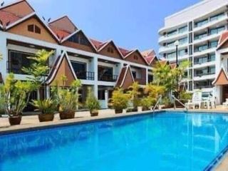 Casa adosada en alquiler de 4 habitaciones en Bang Lamung, Chonburi