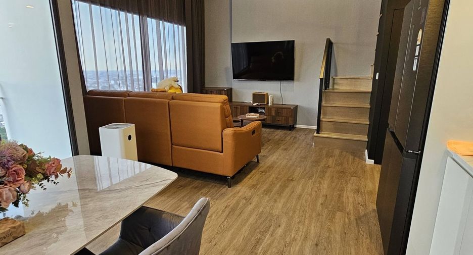For sale 2 bedrooms condo in Huai Khwang, Bangkok
