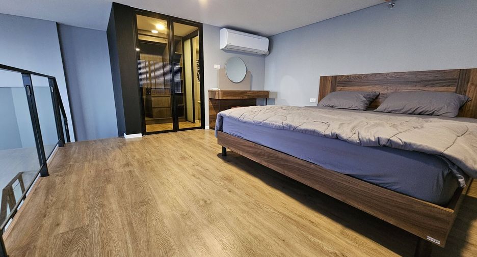 For sale 2 bedrooms condo in Huai Khwang, Bangkok