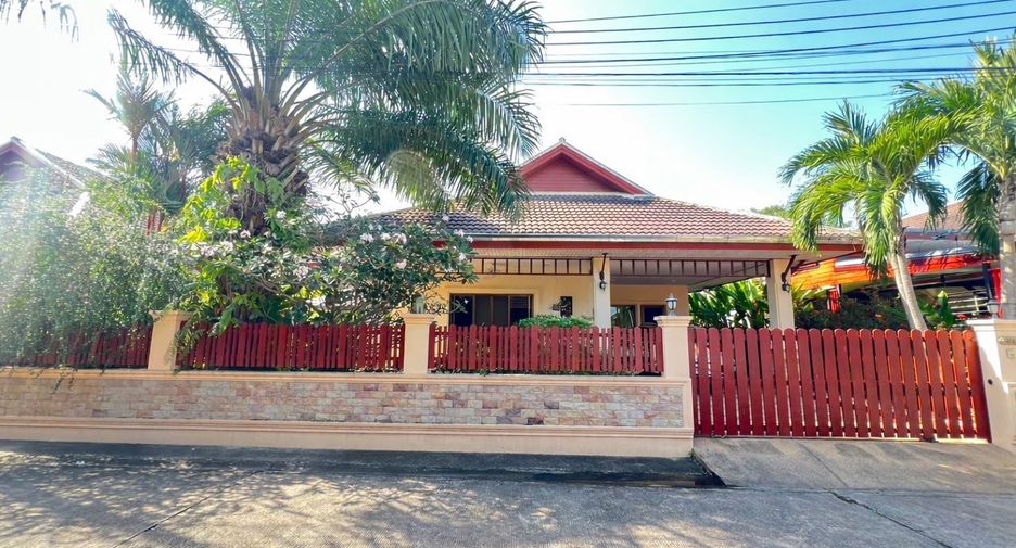 For sale 2 bedrooms townhouse in Jomtien, Pattaya