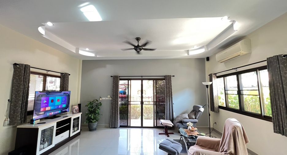 For sale 2 bedrooms townhouse in Jomtien, Pattaya