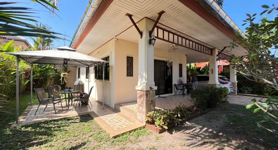 For sale 2 bedrooms townhouse in Jomtien, Pattaya