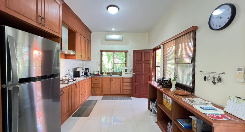 For sale 2 bedrooms townhouse in Jomtien, Pattaya