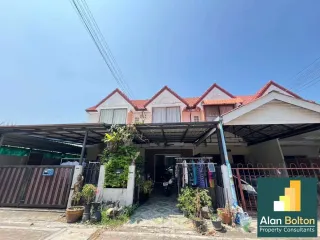Casa adosada en venta de 2 habitaciones en Bang Lamung, Chonburi