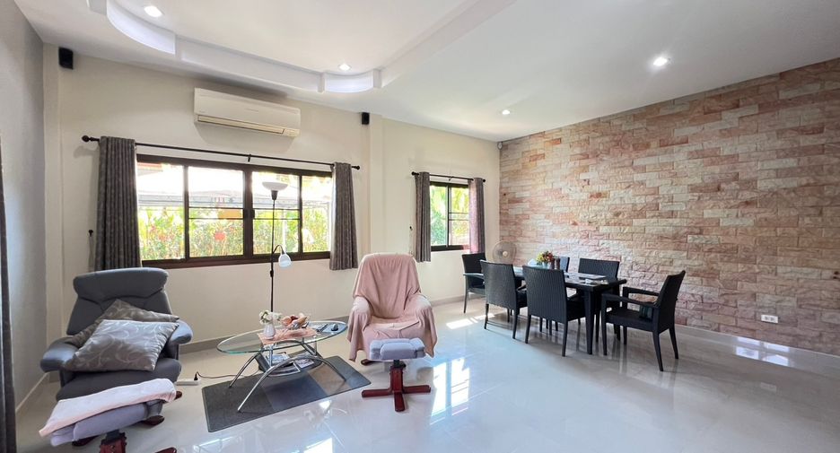 For sale 2 bedrooms townhouse in Jomtien, Pattaya
