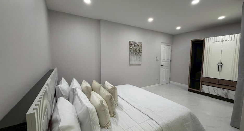 For rent 4 bedrooms house in Bang Lamung, Chonburi