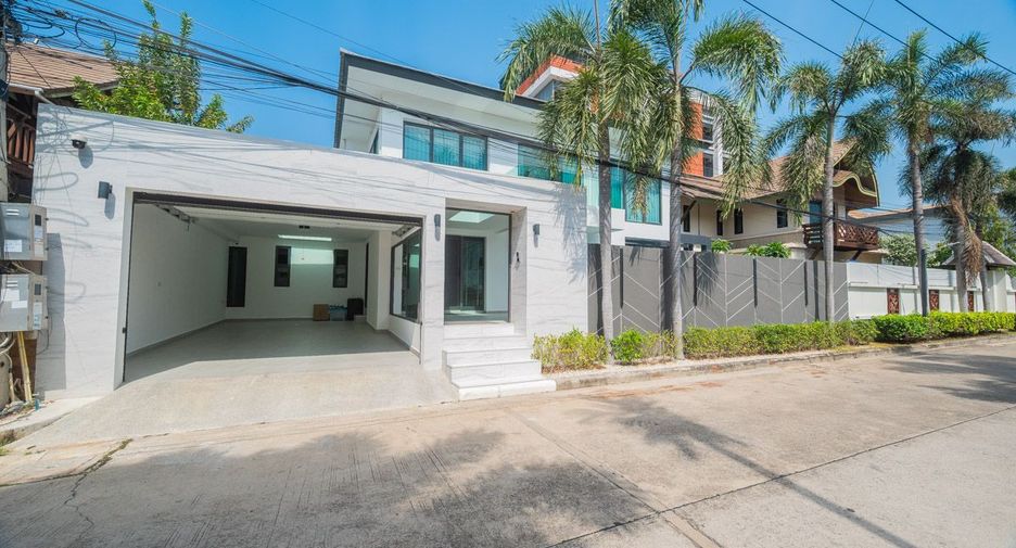 For rent 5 bedrooms house in Bang Lamung, Chonburi