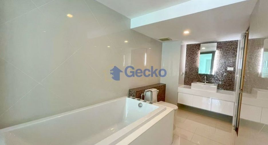 For rent 2 bedrooms condo in Bang Lamung, Chonburi