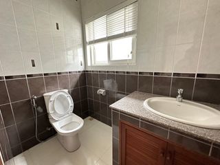 Casa en alquiler de 3 habitaciones en Bang Lamung, Chonburi