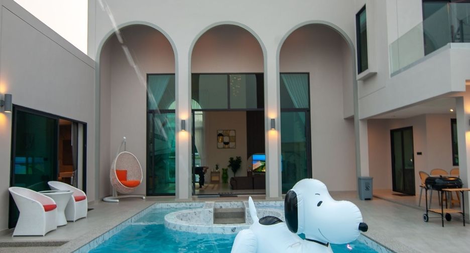 For sale 4 bedrooms villa in Cha Am, Phetchaburi