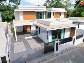 Haus zum Kauf mit 4 Zimmer in Bang Lamung, Chonburi