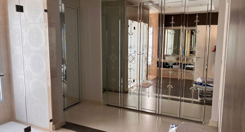 For sale 3 bedrooms villa in Mueang Phuket, Phuket