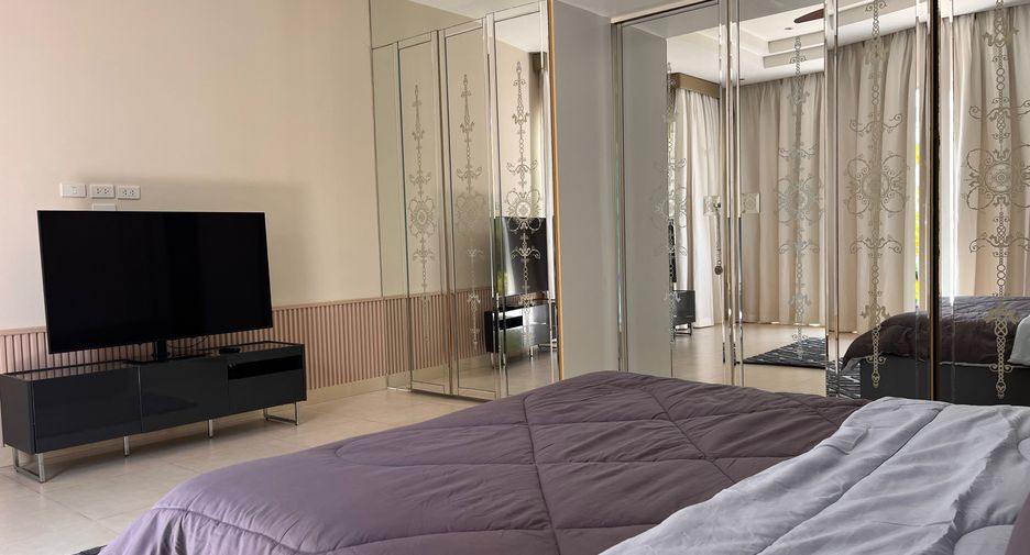 For sale 3 bedrooms villa in Mueang Phuket, Phuket
