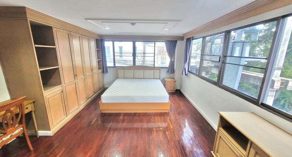 À louer 3 chambres condo à Watthana, Bangkok