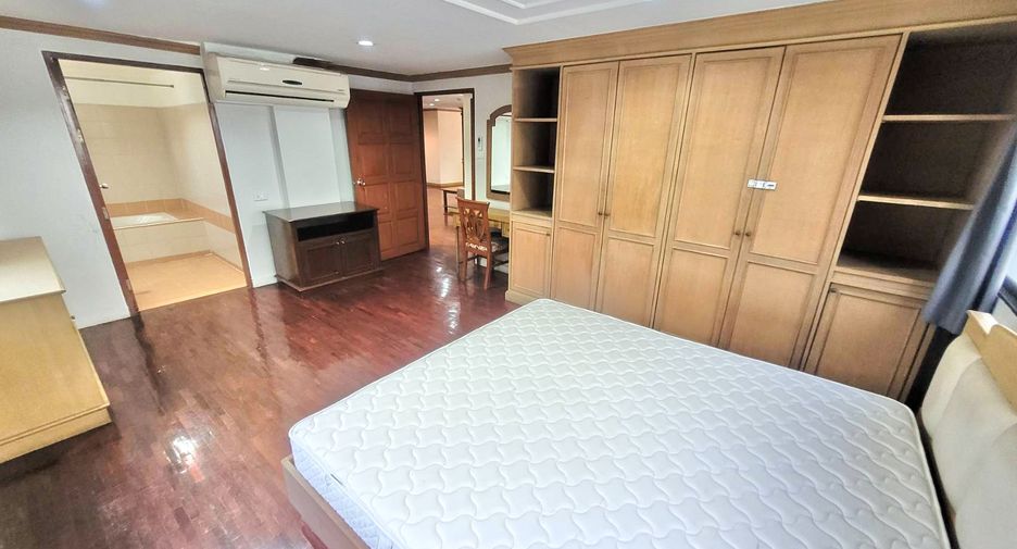À louer 3 chambres condo à Watthana, Bangkok