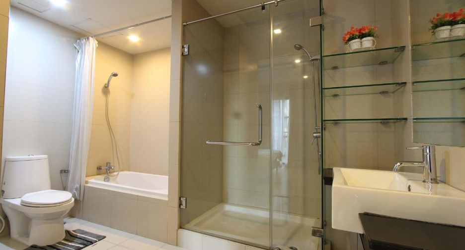 For rent 2 bedrooms condo in Watthana, Bangkok