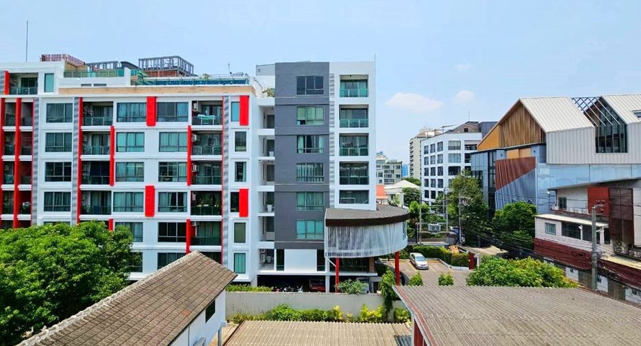 For rent and for sale 3 bedrooms townhouse in Watthana, Bangkok