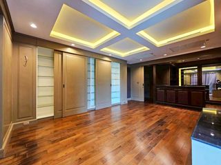 Casa adosada en alquiler y en venta de 3 habitaciones en Watthana, Bangkok