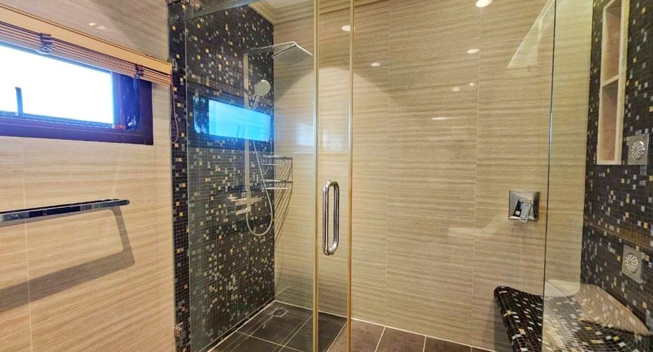 For rent and for sale 3 bedrooms townhouse in Watthana, Bangkok