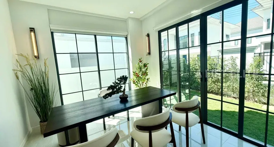 For rent 5 bedrooms house in Bang Lamung, Chonburi