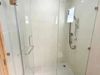 Casa en alquiler de 5 habitaciones en Bang Lamung, Chonburi