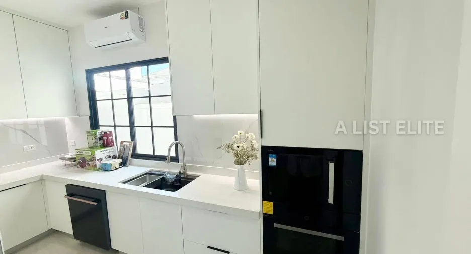For rent 5 bedrooms house in Bang Lamung, Chonburi