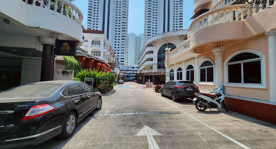For sale 6 ベッドルーム house in Bang Lamung, Chonburi