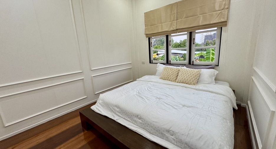 For sale 5 bedrooms villa in Saraphi, Chiang Mai