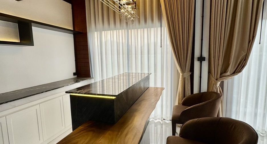 For sale 5 bedrooms villa in Saraphi, Chiang Mai