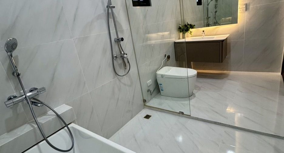 For sale 5 bedrooms villa in Saraphi, Chiang Mai
