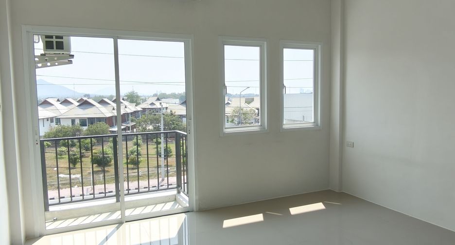 Продажа 2 спальни офис в Mueang Chon Buri, Чонбури