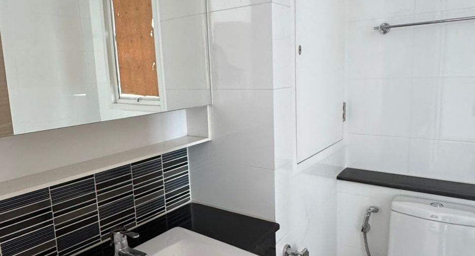 For rent 2 bedrooms condo in Bang Na, Bangkok