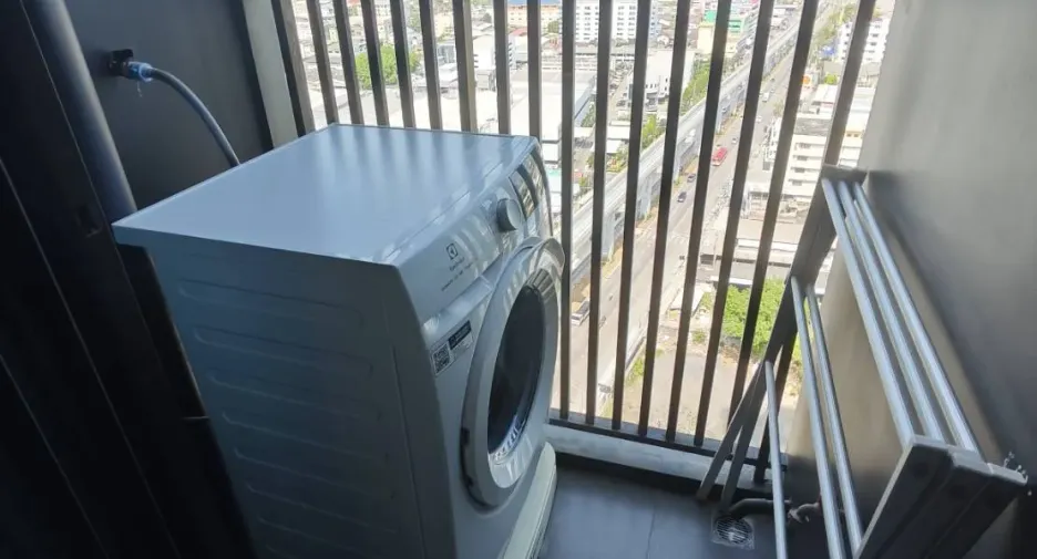 For rent studio condo in Mueang Samut Prakan, Samut Prakan
