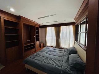 Casa adosada en alquiler de 4 habitaciones en Watthana, Bangkok