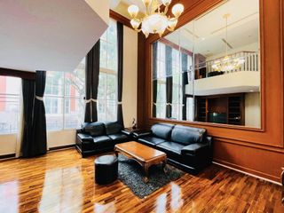 Casa adosada en alquiler de 4 habitaciones en Watthana, Bangkok