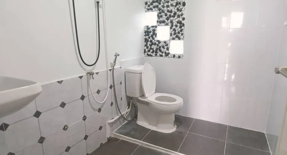 For rent 2 bedrooms house in Si Racha, Chonburi