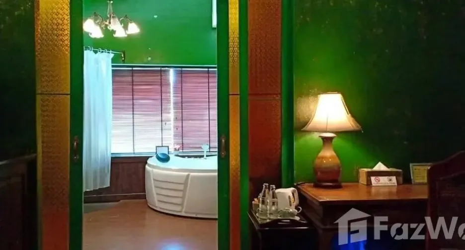 For sale 8 bedrooms house in Mueang Chiang Mai, Chiang Mai
