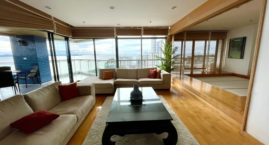 For sale and for rent 2 bedrooms condo in Bang Lamung, Chonburi