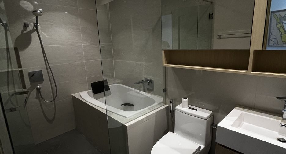 For rent 2 bedrooms condo in Watthana, Bangkok
