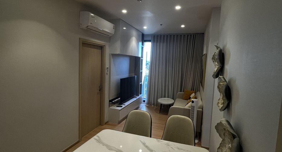 For rent 2 bedrooms condo in Watthana, Bangkok
