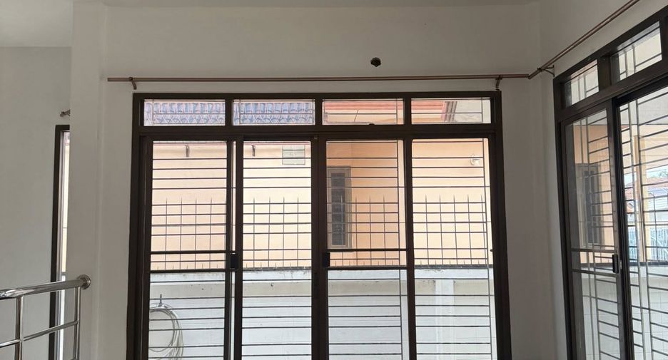 For rent 4 bedrooms house in Bang Lamung, Chonburi