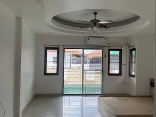 À louer 4 chambres maison à Bang Lamung, Chonburi