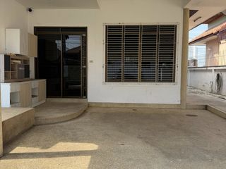 À louer 4 chambres maison à Bang Lamung, Chonburi