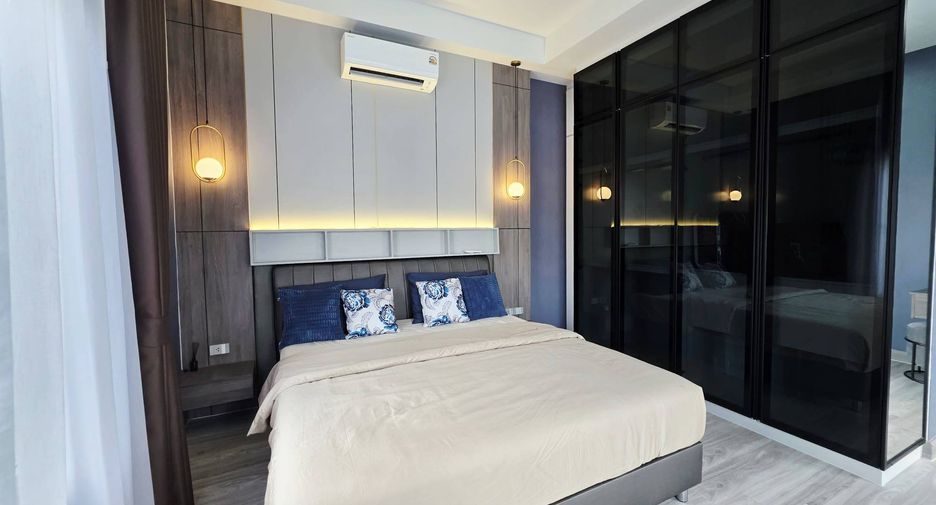 Casa en alquiler de 4 habitaciones en Bang Lamung, Chonburi