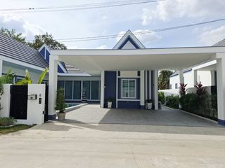 Casa en alquiler de 4 habitaciones en Bang Lamung, Chonburi