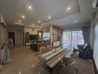 À louer 3 chambres maison à Bang Lamung, Chonburi