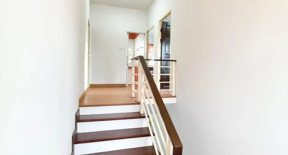 For rent 4 bedrooms house in Doi Saket, Chiang Mai